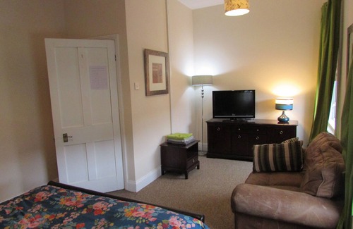 Hartlepool House | 4-bedroom house to rent, short term, Hartlepool. Airbnb 5 Star rating