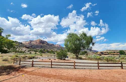 Redlands House | 4-bedroom house. Epic views. No additional cost for cleaning.