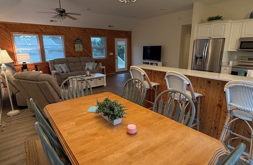 Kitty Hawk House | 4-Bedroom House w/HOT TUB-Beach, Entertainment and Restaurants Close Proximity
