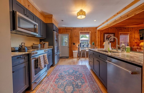 Lake Placid House | 4-bedroom house - Walking distance to town - With A/C