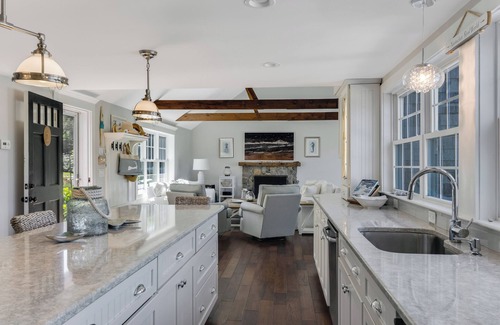 Bass River House | 4-bedroom house with Tennis Court and outdoor kitchen just steps away from beach