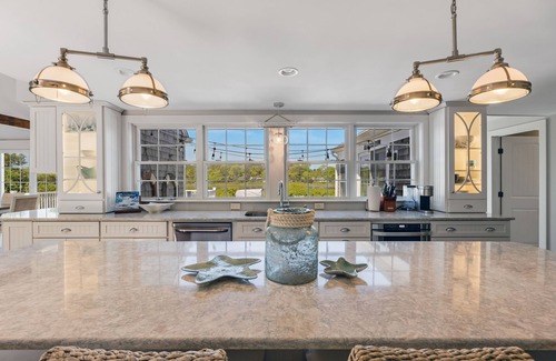 Bass River House | 4-bedroom house with Tennis Court and outdoor kitchen just steps away from beach