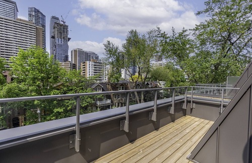 Church and Wellesley Apartment | 4 Bedroom In Downtown Toronto
