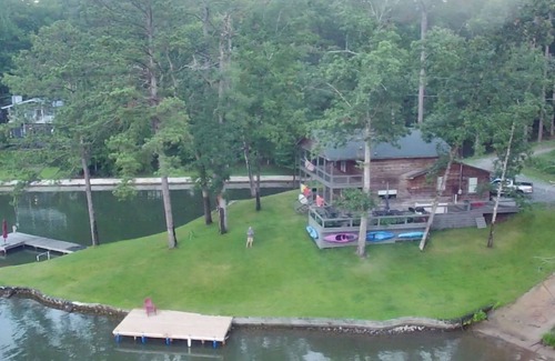 Little Kowaliga Cabin | 4 bedroom Lakefront Family Cabin at Grateful Cove, Lake Martin, AL
