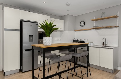 Green Point Apartment | 4 Bedroom Luxury close to the VandA Waterfront