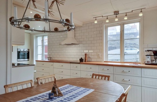 Bovallstrand House | 4 bedroom nice home in Bovallstrand