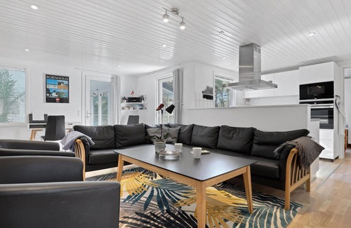 Spidsegard House | 4 bedroom nice home in Nexø