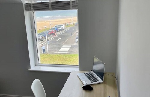 Portrush Apartment | 4 Bedroom Penthouse Beach+Golf on doorstep