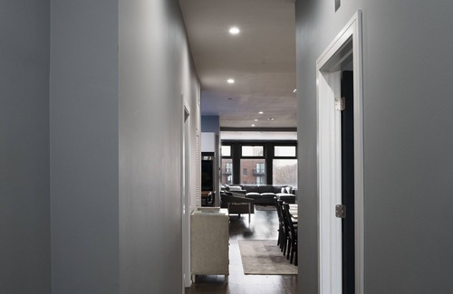 Wicker Park Apartment | 4 Bedroom Penthouse Loft in Heart of Wicker Park with Parking