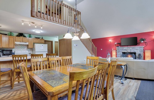 Pocono Lake Ski Chalet | 4 Bedroom Pocono Escape!