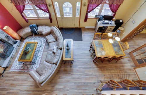Pocono Lake Ski Chalet | 4 Bedroom Pocono Escape!