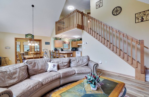 Pocono Lake Ski Chalet | 4 Bedroom Pocono Escape!