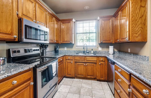 Irving House | 4 Bedroom & Pool: Great Irving Location close to attractions