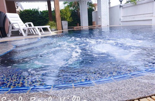 Na Kluea Villa | 4 Bedroom Pool Villa close to Jomtien beach