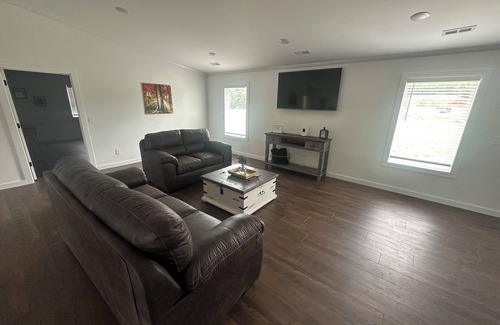 Van Buren House | 4-bedroom RIVER FRONT home located on the beautiful Current River in Van Buren