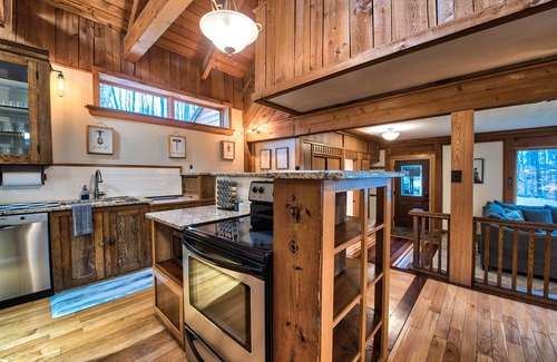 Maple City Cabin | 4 Bedroom Rustic and Secluded Cabin. Dogs Welcome!