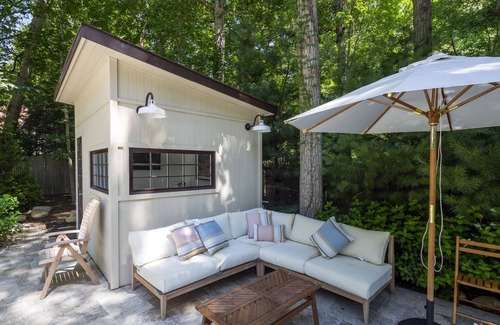 Clearwater Beach House | 4 Bedroom Secluded/Year-Round HOT TUB w/Private Beach Access 15 Mins Main Town