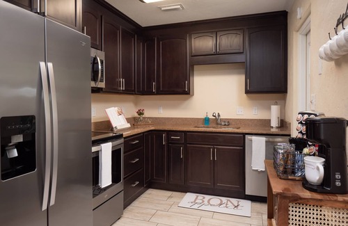 Gainesville House | 4 Bedroom Single Family home 5 mins to University!
