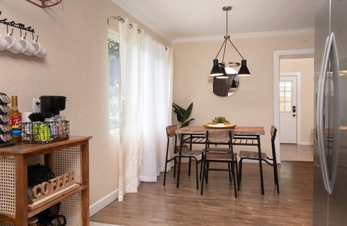 Gainesville House | 4 Bedroom Single Family home 5 mins to University!