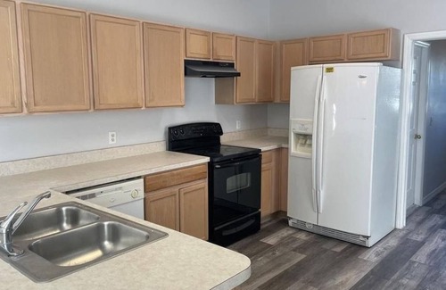 Poinciana Apartment | 4 Bedroom Single family 422315 by Houzlet