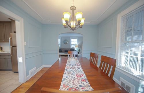 Murfreesboro House | 4 Bedroom-Sleeps 11-Only 5 Blocks to the Square and MTSU!