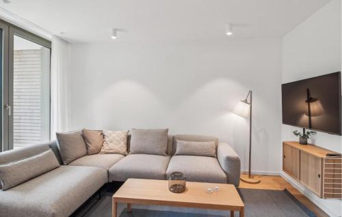 Tossens Apartment | 4 Bedroom Stunning Apartment In Tossens