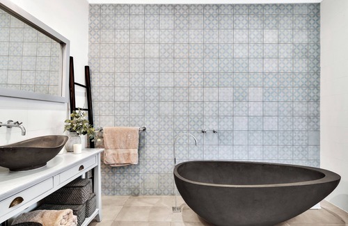 Middle Cove House | 4 bedroom stylish house, pool, opposite park
