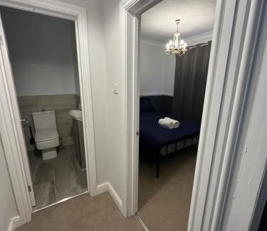 Lincoln House | 4 Bedroom stylish House Lincoln