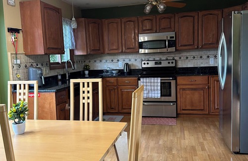 Warren House | 4-bedroom Suburban Retreat in wonderful Warren with 2 full kitchens and 2.5 bath