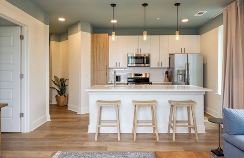 12 South House | 4 Bedroom Suite w/Balcony