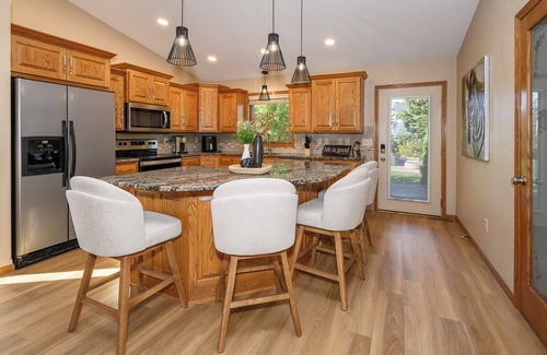 Bismarck House | 4-bedroom townhome in a quiet, upscale neighborhood with a private deck and yard