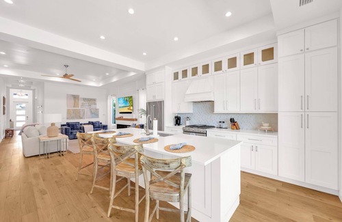 Naples Park House | 4 Bedroom Tropical Vacation Home