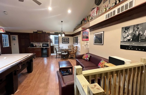 Grayling House | 4-bedroom two level guest house next to Shupac Lake in Grayling