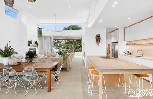 Balgowlah Heights House | 4 bedroom upper level apartment - Balgowlah awaits you!