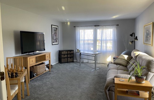 Pittsford House | 4-bedroom vacation home 11 minutes from University of Rochester