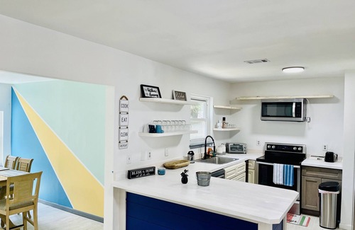 Fort Walton Beach - Destin House | 4-bedroom vacation home 10 minutes to Destin Beaches
