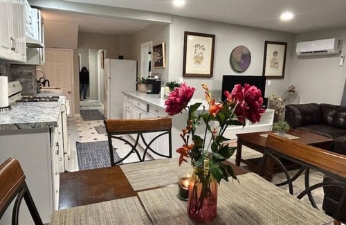 Teaneck House | 4-bedroom vacation home just 20 mins to NYS times Square.
