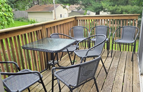 Sioux Falls House | 4-bedroom vacation home: Sleeps 13. Foosball, 65" TV, Golf, 4 Season Room
