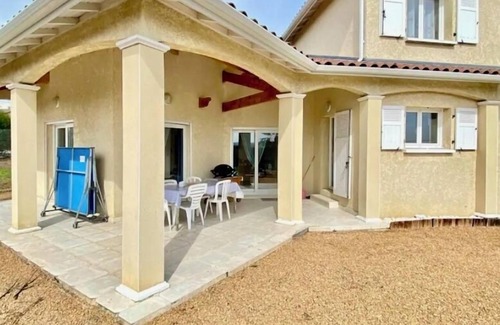 Les Olmes Villa | 4-bedroom villa, 15 minutes from Lyon +1 optional additional bedroom