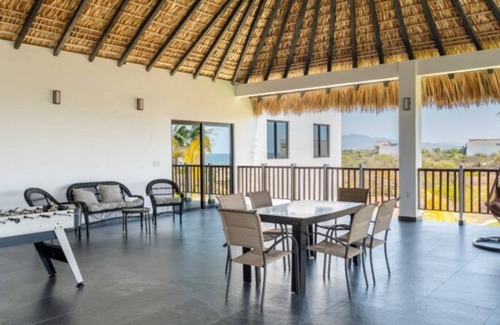 San Pedro Mixtepec Villa | 4-bedroom villa in fabulous Puerto Escondido with AC, WiFi, private pool.