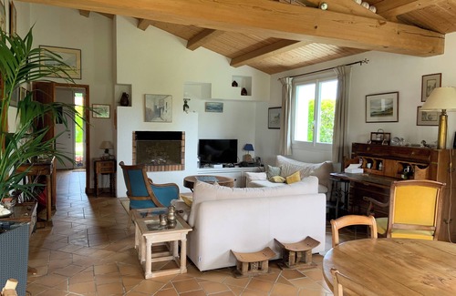 Ile d'Yeu House | 4-bedroom villa, 3* furnished tourist accommodation, on landscaped garden 100m from the beach