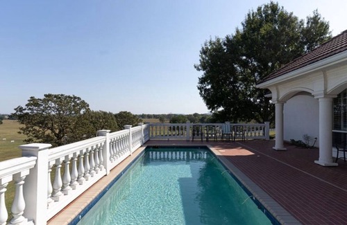 Pocola Villa | 4-bedroom villa in charming Pocola with AC, WiFi. Relax and unwind