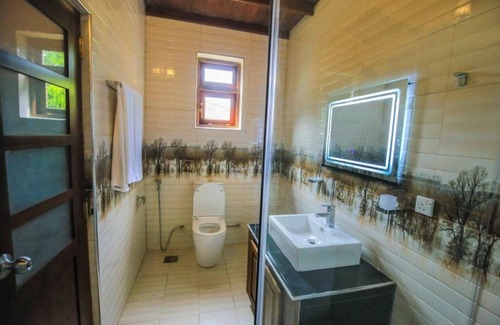Negombo Villa | 4-bedroom villa in Negombo situated in a safety environment with WiFi,A/C.