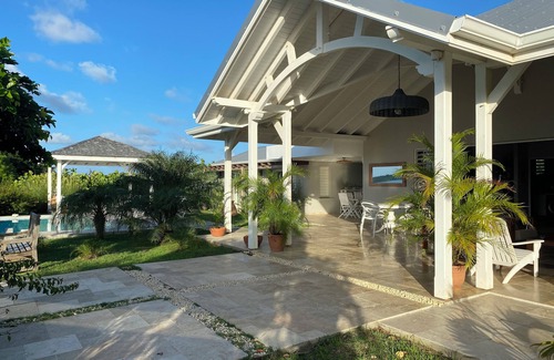 Le Francois House | 4-bedroom villa, pool, panoramic sea view, private beach and pontoon