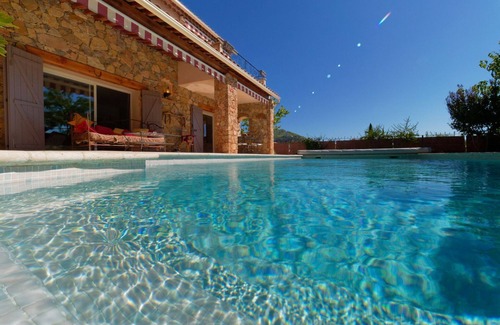 Taradeau Villa | 4 bedroom villa with pool, sauna, jacuzzi