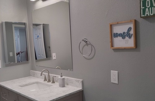 Hermosa Village House | 4 Bedrooms, 4 Bathrooms, 1.7 miles away from DisneyLand,