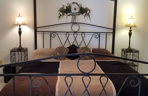 Lillian House | 4 Bedrooms Centered in a Fisherman's Paradise