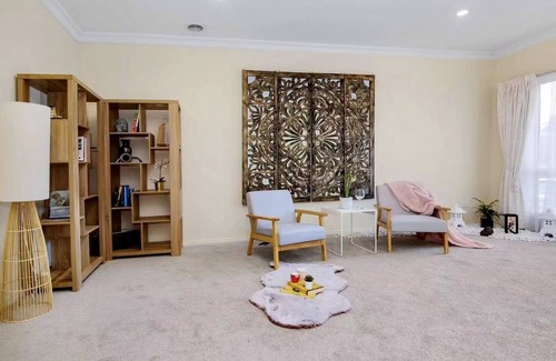 Templestowe Lower House | 4 Bedrooms house walking to shopping town