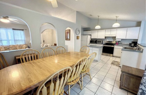 Sunridge Woods House | 4 Bedrooms in Davenport only minutes to Disney.