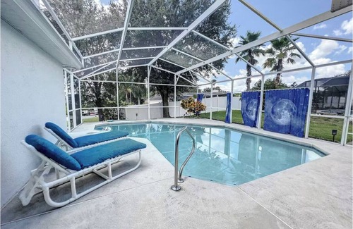 Sunridge Woods House | 4 Bedrooms in Davenport only minutes to Disney.